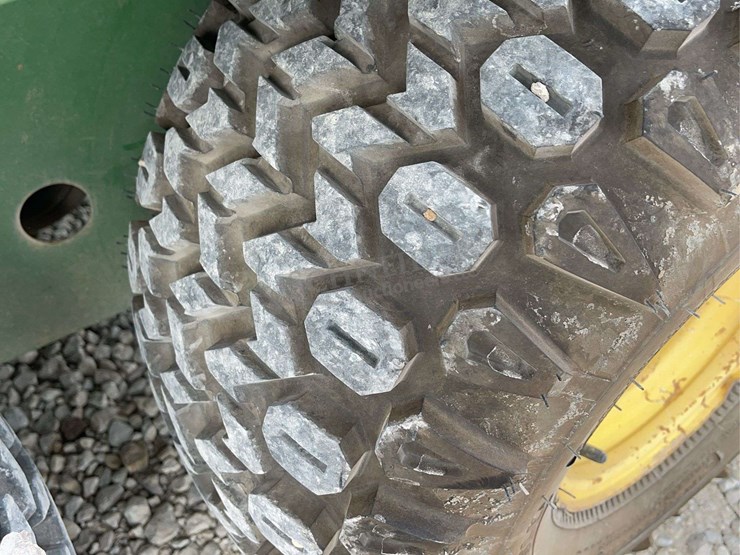 john-deere-gator-image-39