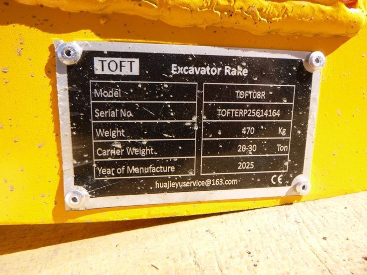 caterpillar-320-image-6