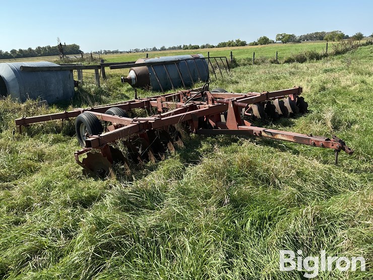 massey-ferguson-620-image-3