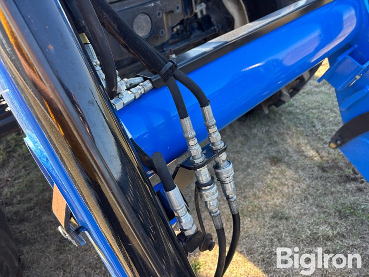 2014-new-holland-t7.210-image-18