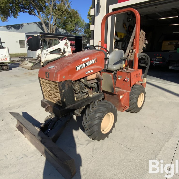 2004 DITCH WITCH RT40