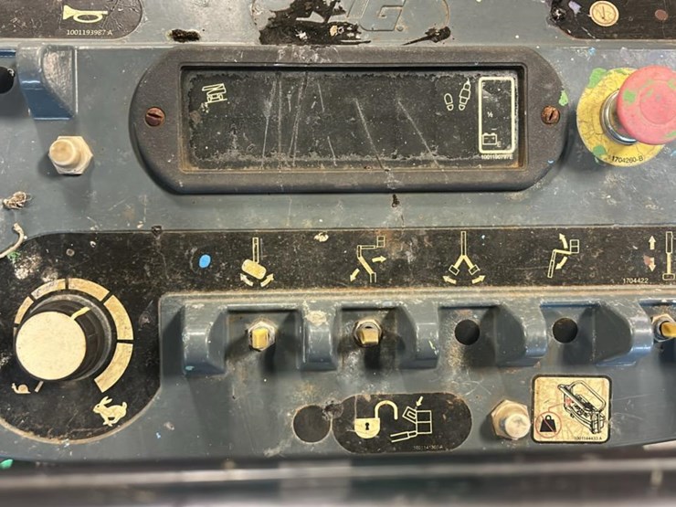 2017-jlg-e400a-image-24