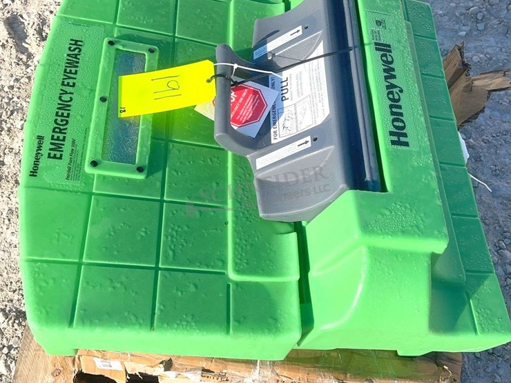 unused-honeywell-eyewash-station-image-5