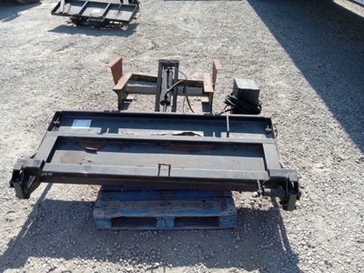 lot#--maxon-liftgate-image-2