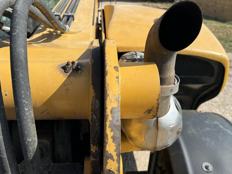 #102-•-2015-cat-th225c-telehandler-image-35