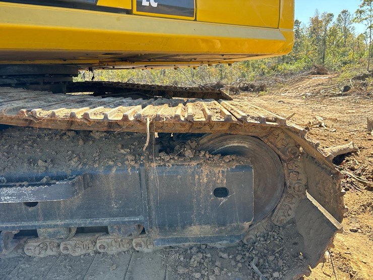 2014-komatsu-pc210-lc-10-image-13