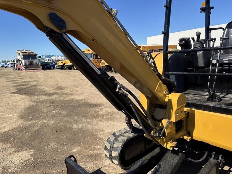 caterpillar-303.5e2-cr-image-17