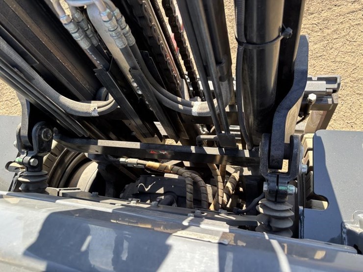 2015-toyota-8fdu30-image-12