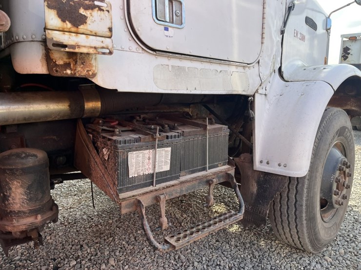 #5001-•-1988-freightliner-mb80-tandem-axle-dump-truck-image-27