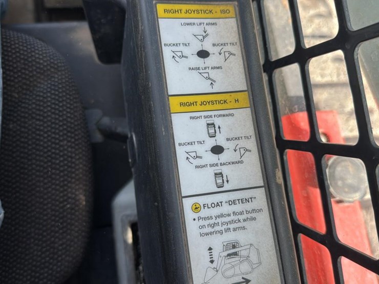 2020-bobcat-t870-image-46