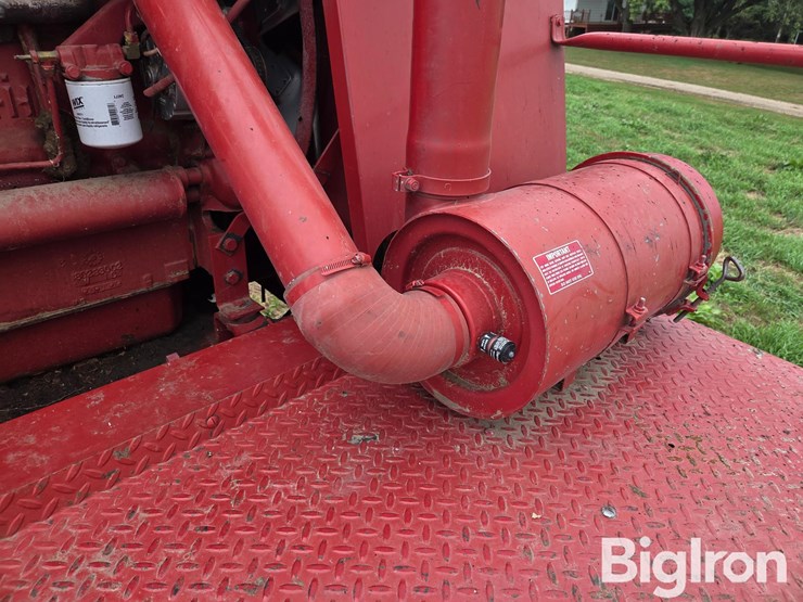 1985-case-ih-1470-image-16