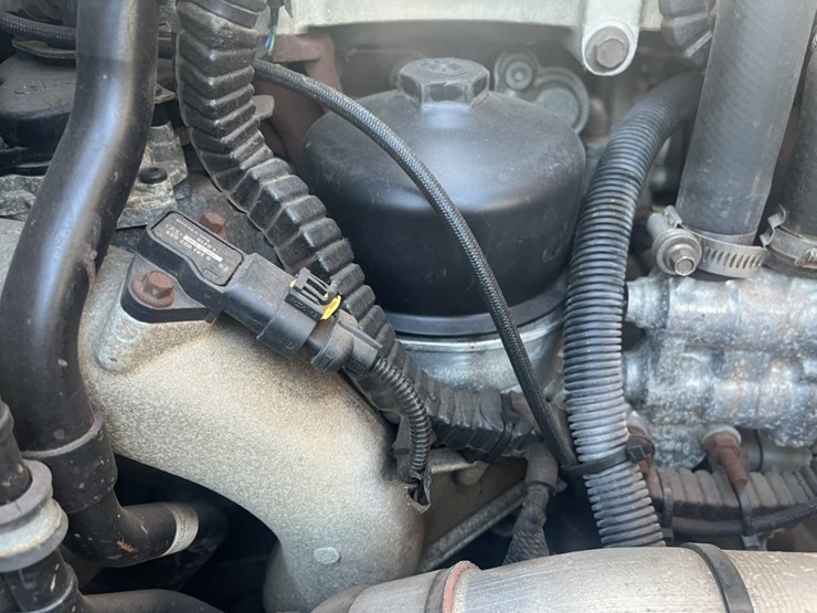 2011-international-7600-image-30