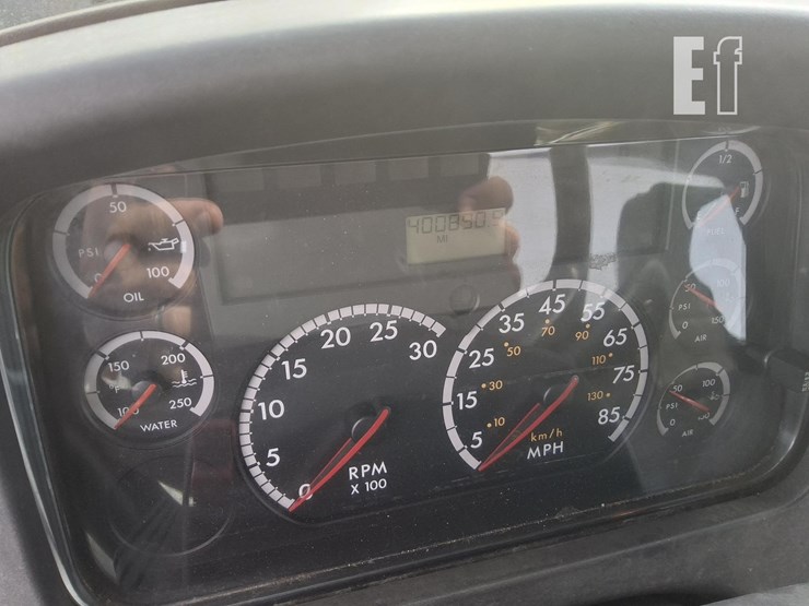 2006-freightliner-business-class-m2-106-image-6