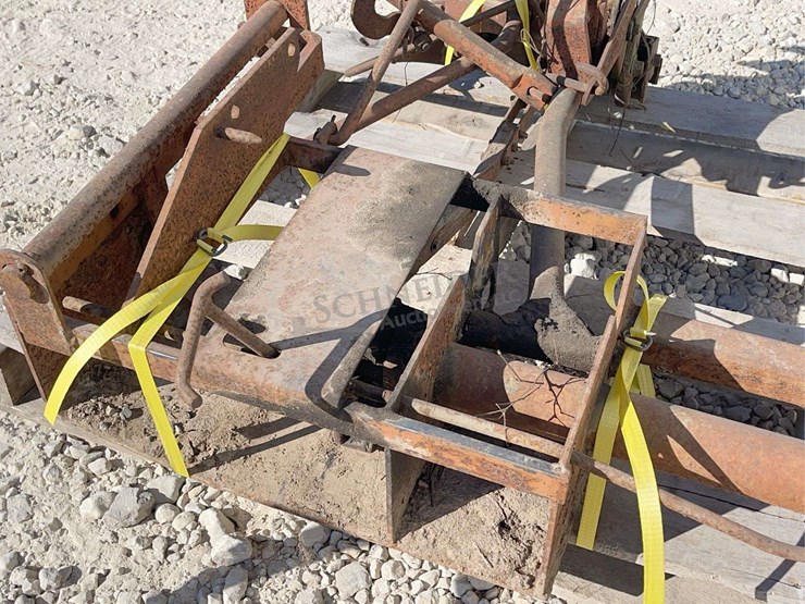 allis-chalmers-model-g-tractor-w/-implements-image-39