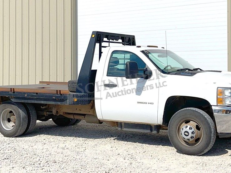 2012-chevrolet-3500-image-1