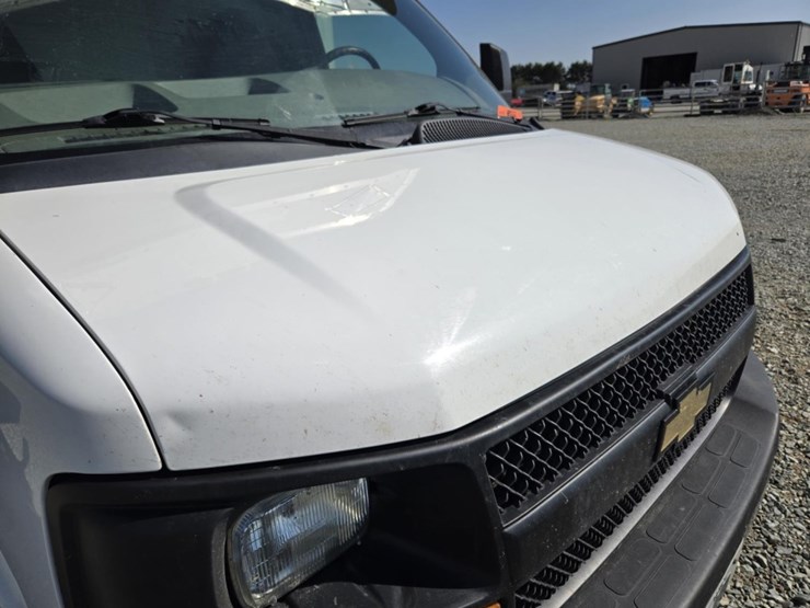 #5013-•-2015-chevrolet-4500-box-truck-image-11