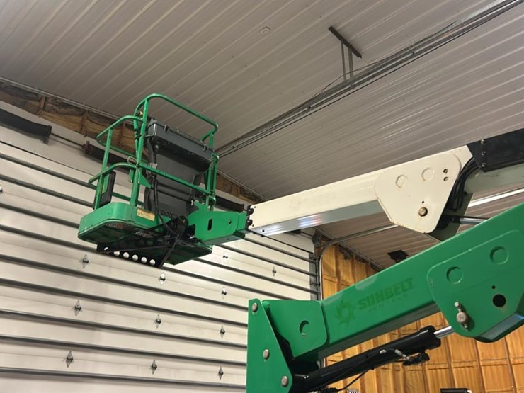 2017-jlg-e400a-image-41