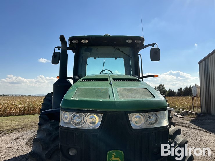 2011-john-deere-8235r-image-11