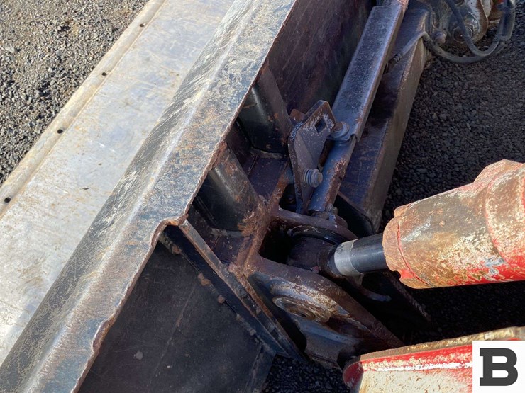 2021-takeuchi-tl12-image-11