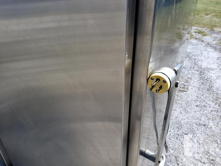 fwe-oven-commercial-image-3