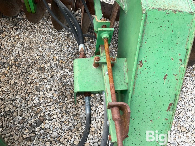 john-deere-630-image-15