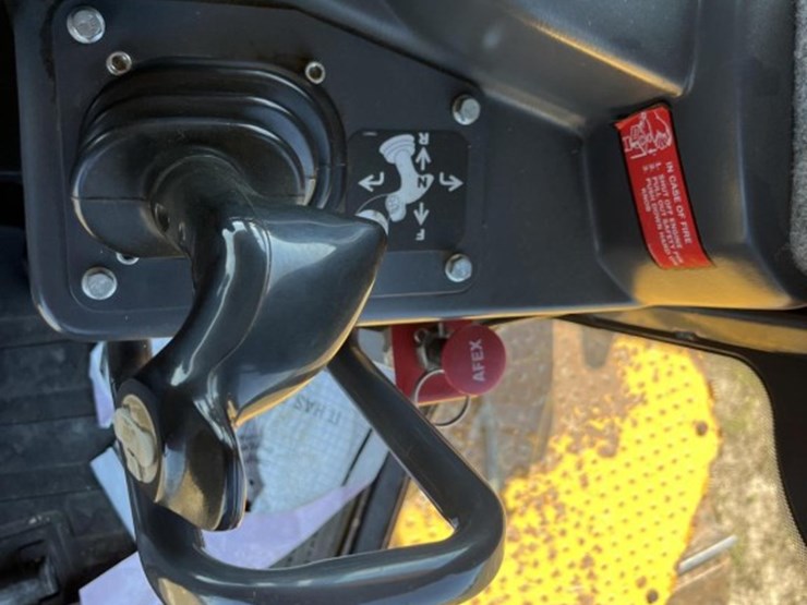 john-deere-1050-image-64