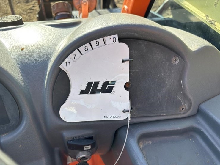 2017-jlg-g5-18a-image-28