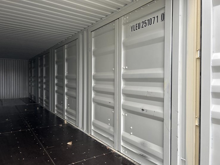 #6458-•-40‘-(5)-door-shipping-container-image-13