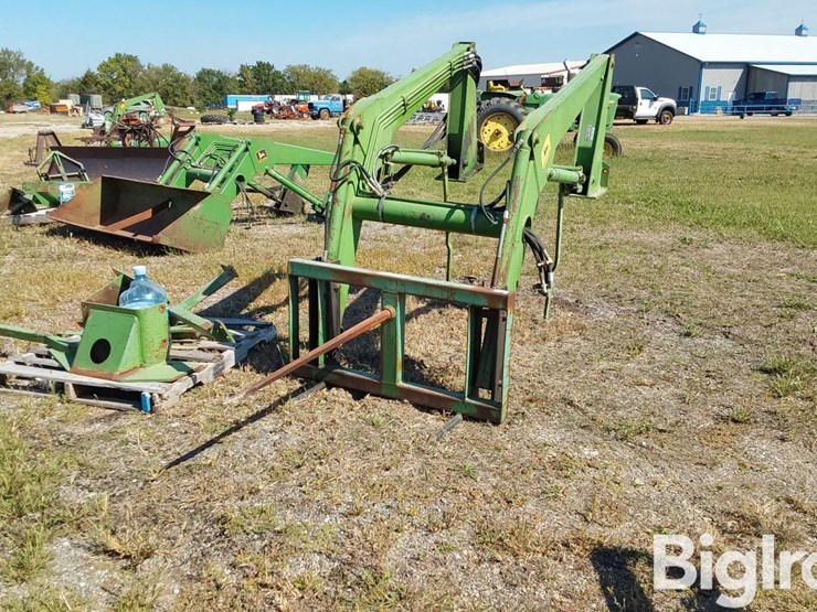 john-deere-148-image-1