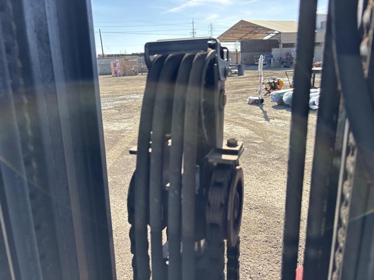 2018-toyota-8fdu30-image-14