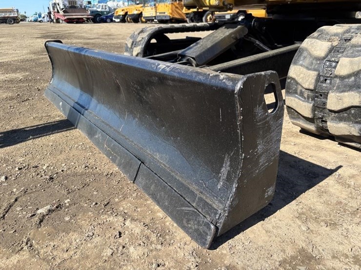 caterpillar-303.5e2-cr-image-9