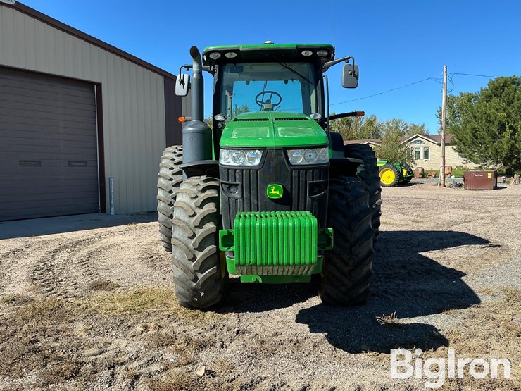 2011-john-deere-8235r-image-2
