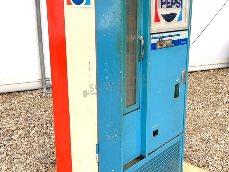 vintage-vendolator-pepsi-vending-machine-image-1