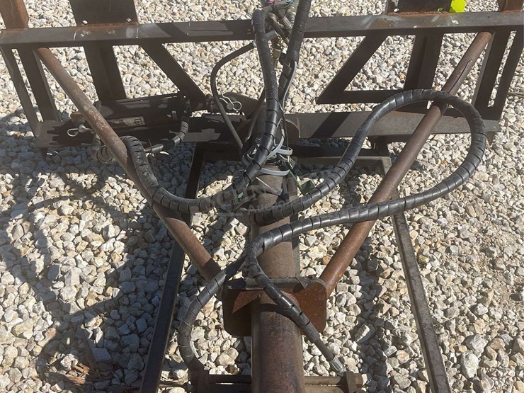 skid-steer-hydraulic-rotating-high-reach-tree-shear,-from-the-estate-of-dr.-ken-buchmann-image-11