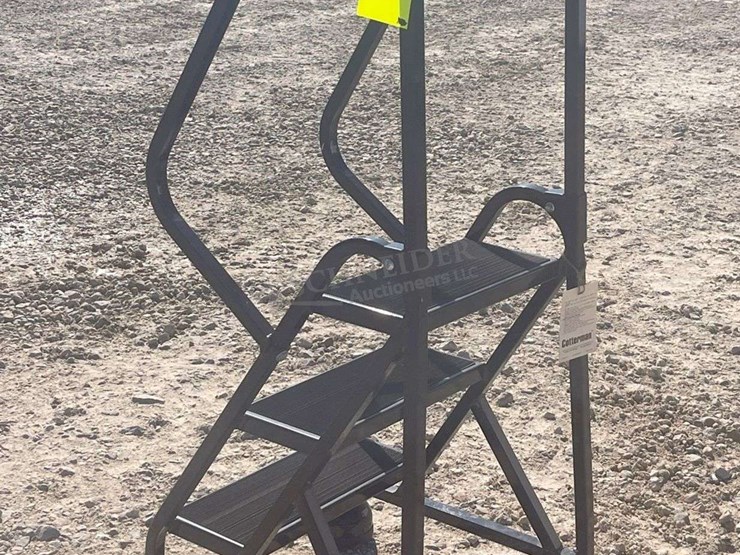 cotterman-28"-rolling-utility-stairs-image-3