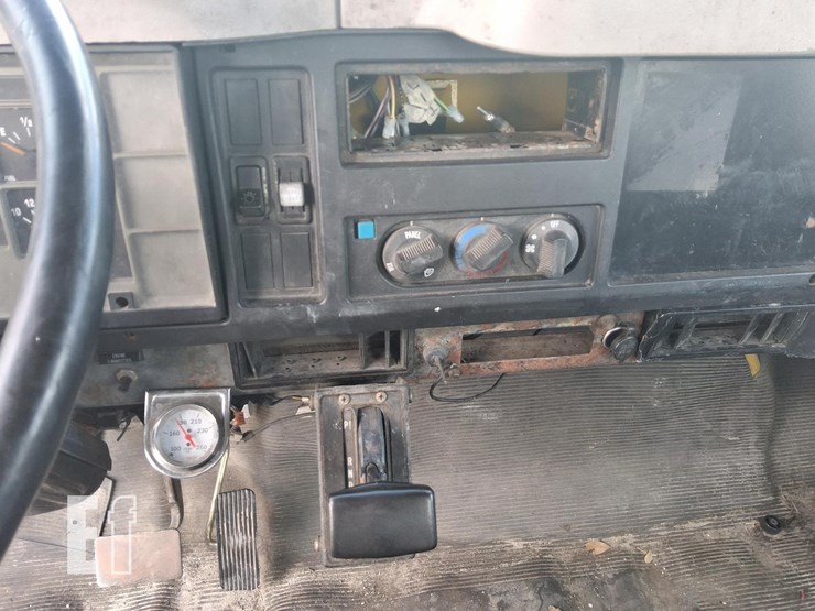 1999-international-4700-image-17