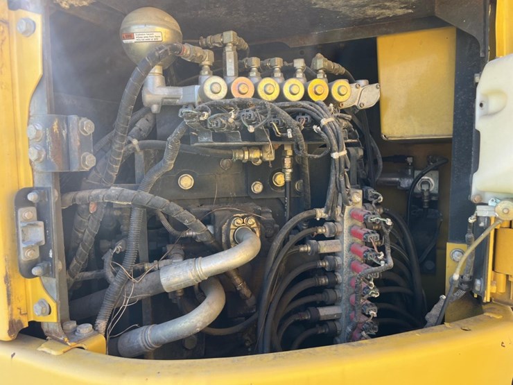 komatsu-pc228us-lc-image-55