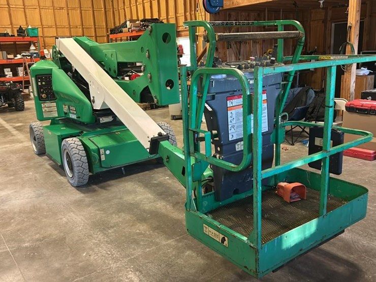 2017-jlg-e400a-image-8