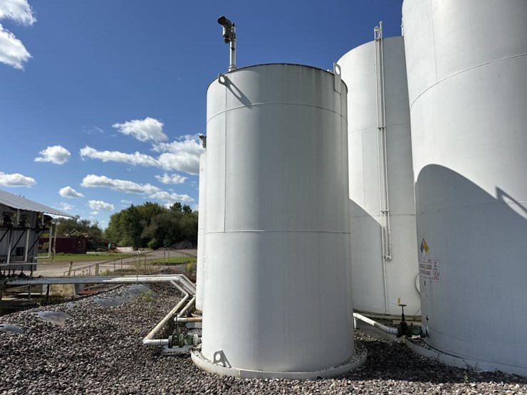 #3114-•-approx-14'x8'-fuel-tank-image-2