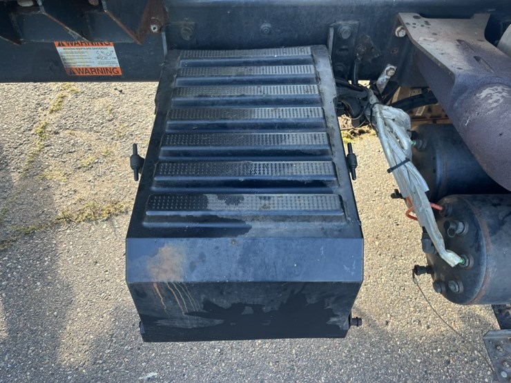 2011-international-7600-image-59