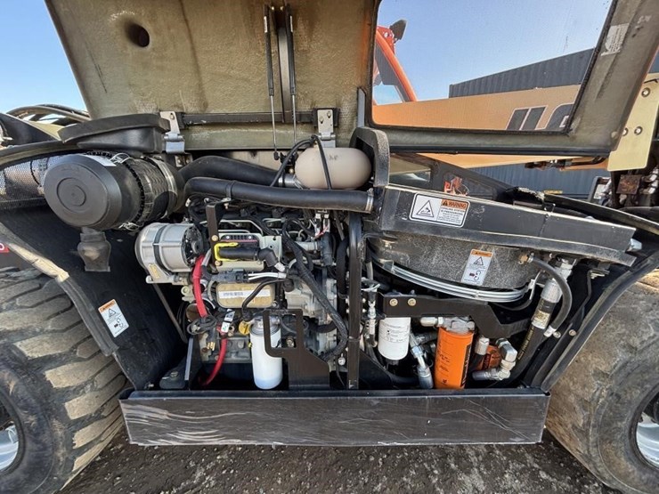 2017-jlg-g5-18a-image-41