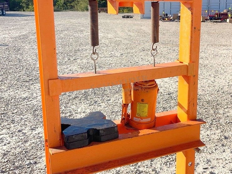 central-hydraulics-20-ton-shop-press-image-3