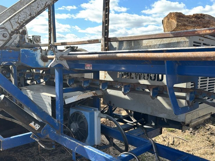 2016-caterpillar-c2.2-image-39