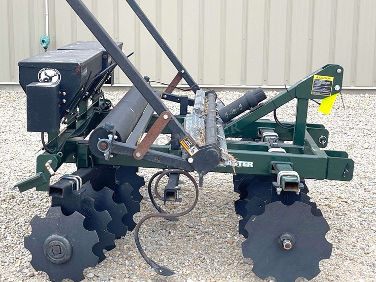 unused-plotmaster-6'-3-pt.-food-plot-disc-seeder,-from-the-estate-of-dr.-ken-buchmann-image-7