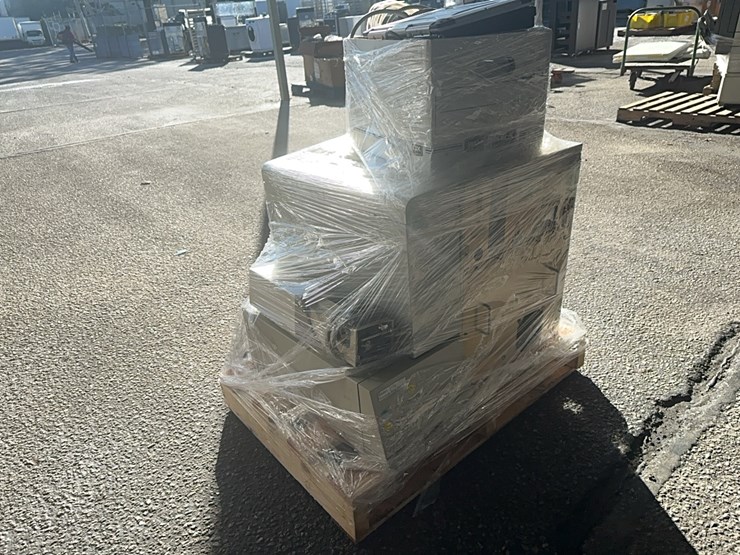 lot#--pallet-of-waters-2996-pda-detector-with-hplc-modules-&-waters-2690-separation-module-image-2