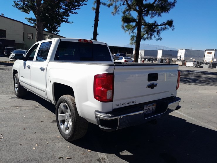 2018-chevrolet-silverado-image-3