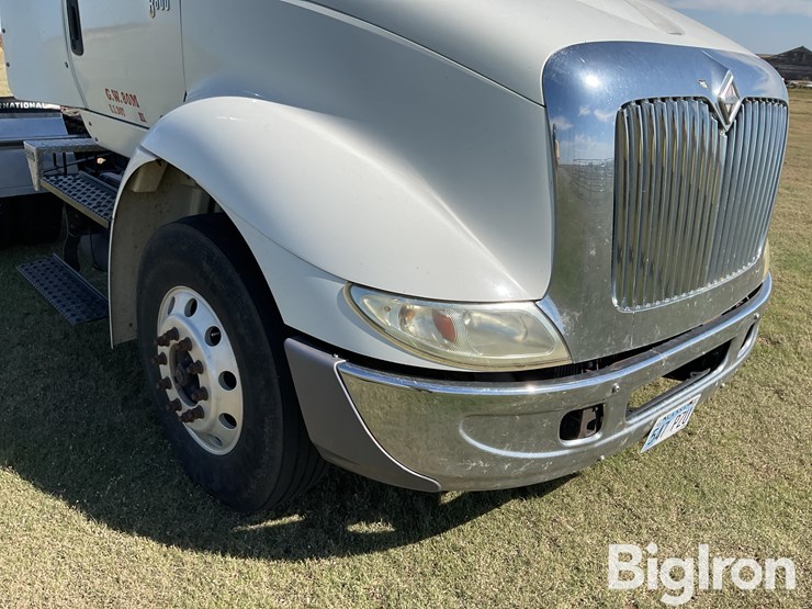 2005-international-8600-image-13