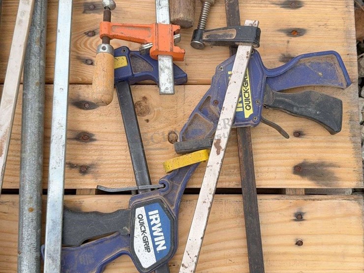 group-of-bar-clamps-image-2