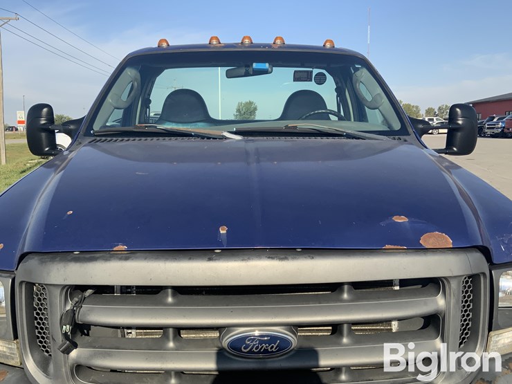 2003-ford-f550-xl-image-11