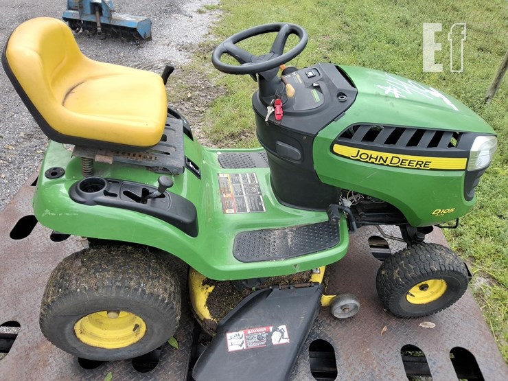 2012-john-deere-d105-image-1